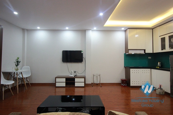 Lovely studio for rent in Hoang Hoa Tham street, near city center.